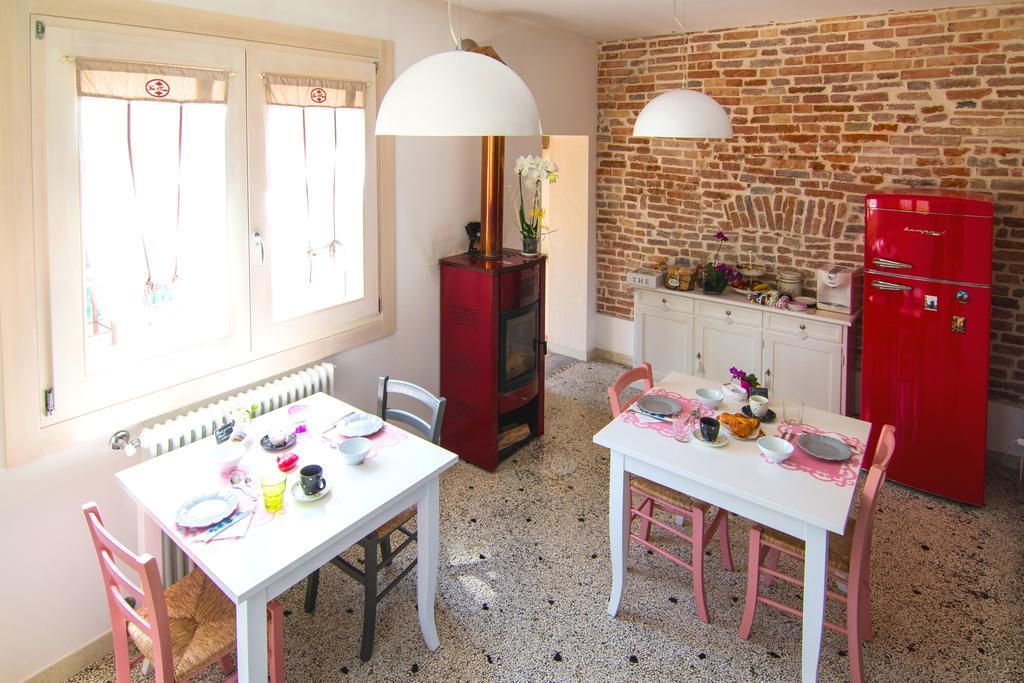 B&B La Porta Rossa Noale Buitenkant foto